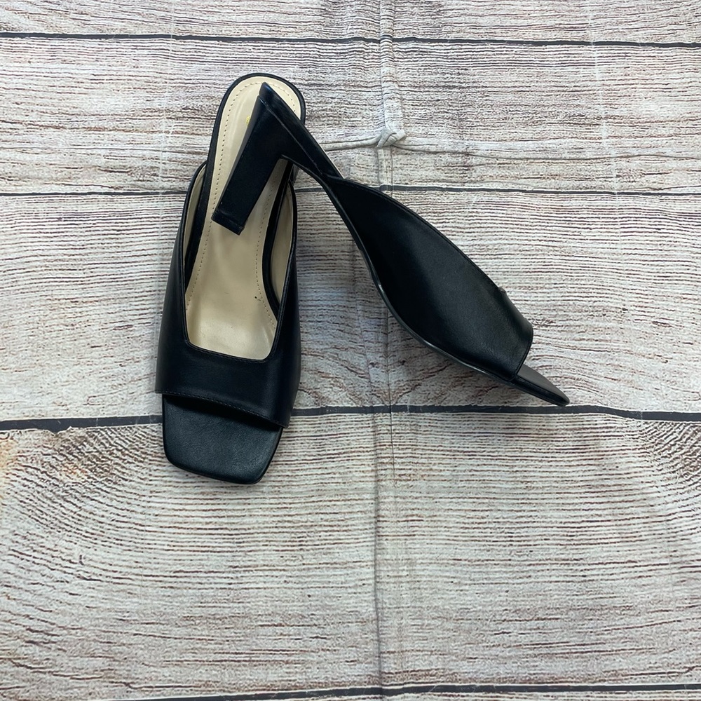 😍NWOT Lulus Black slip on heeled sandal square open toe great condition